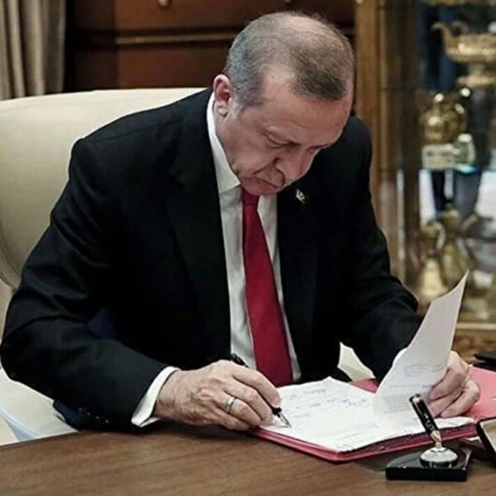 En Yüksek Devlet Memuruna yeni görev verildi